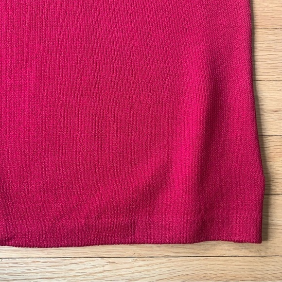 St. John Raspberry Red Sleeveless Zipper Mock Neck Knit Top Size Large - Picture 8 of 10